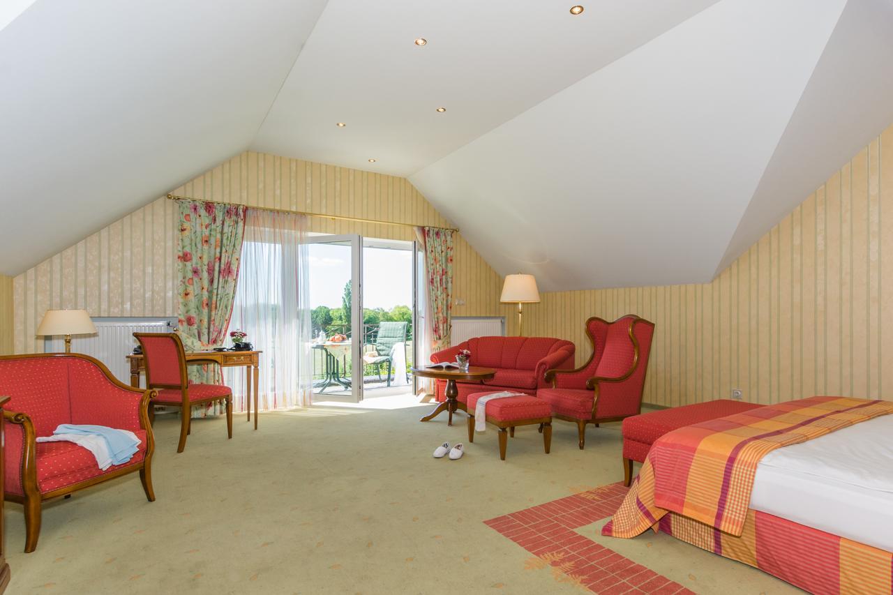 Lohmann'S Romantik Hotel Gravenberg Langenfeld  Dış mekan fotoğraf