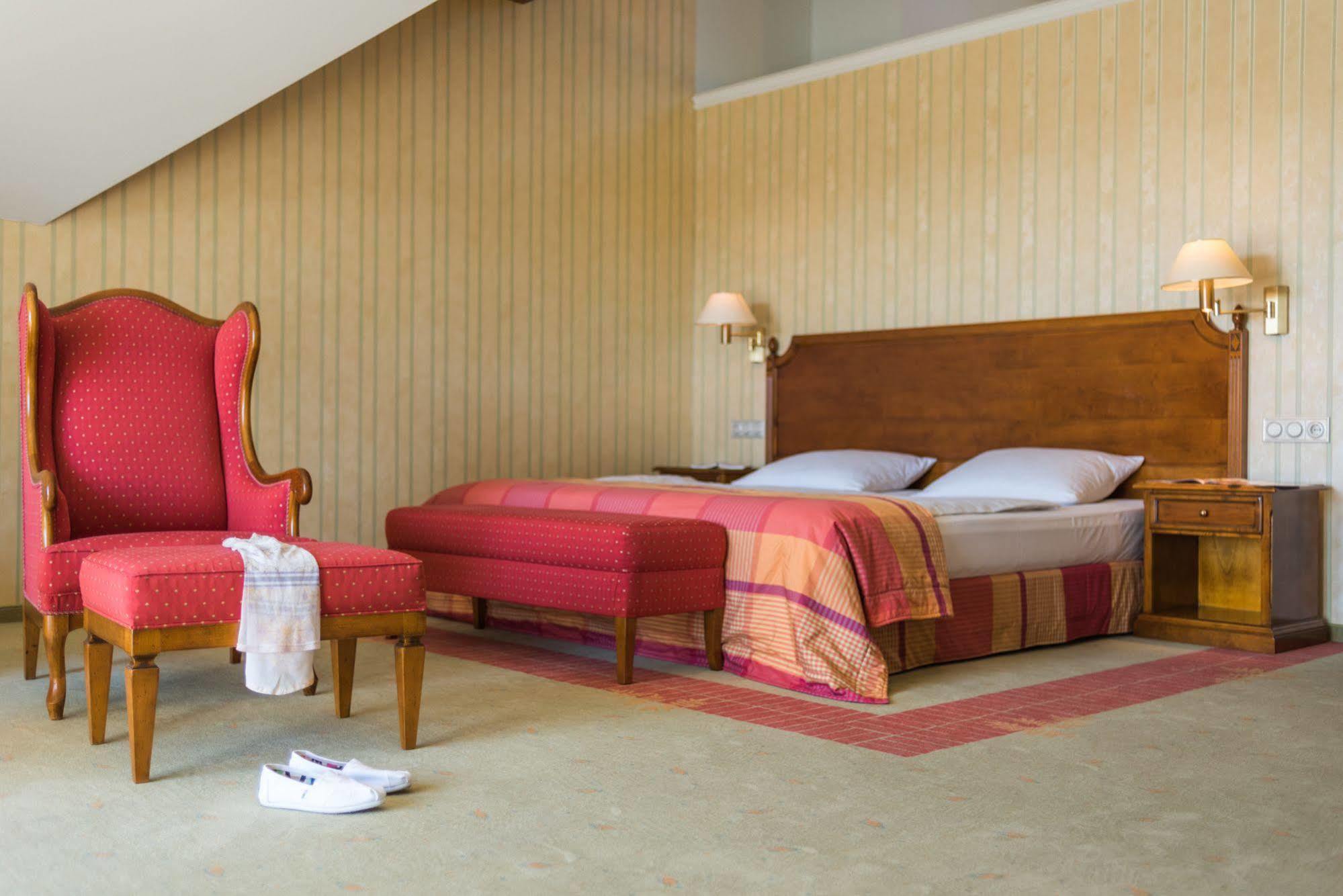 Lohmann'S Romantik Hotel Gravenberg Langenfeld  Dış mekan fotoğraf