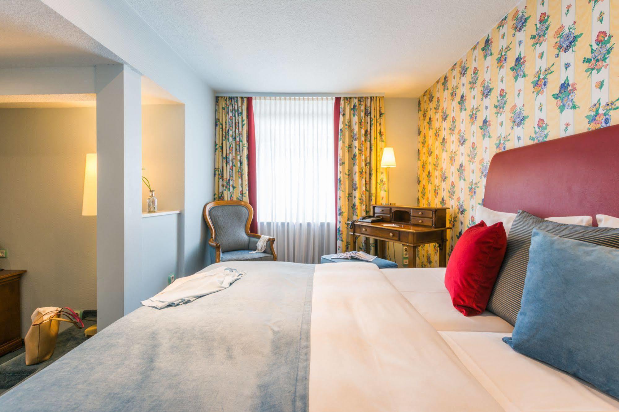 Lohmann'S Romantik Hotel Gravenberg Langenfeld  Dış mekan fotoğraf
