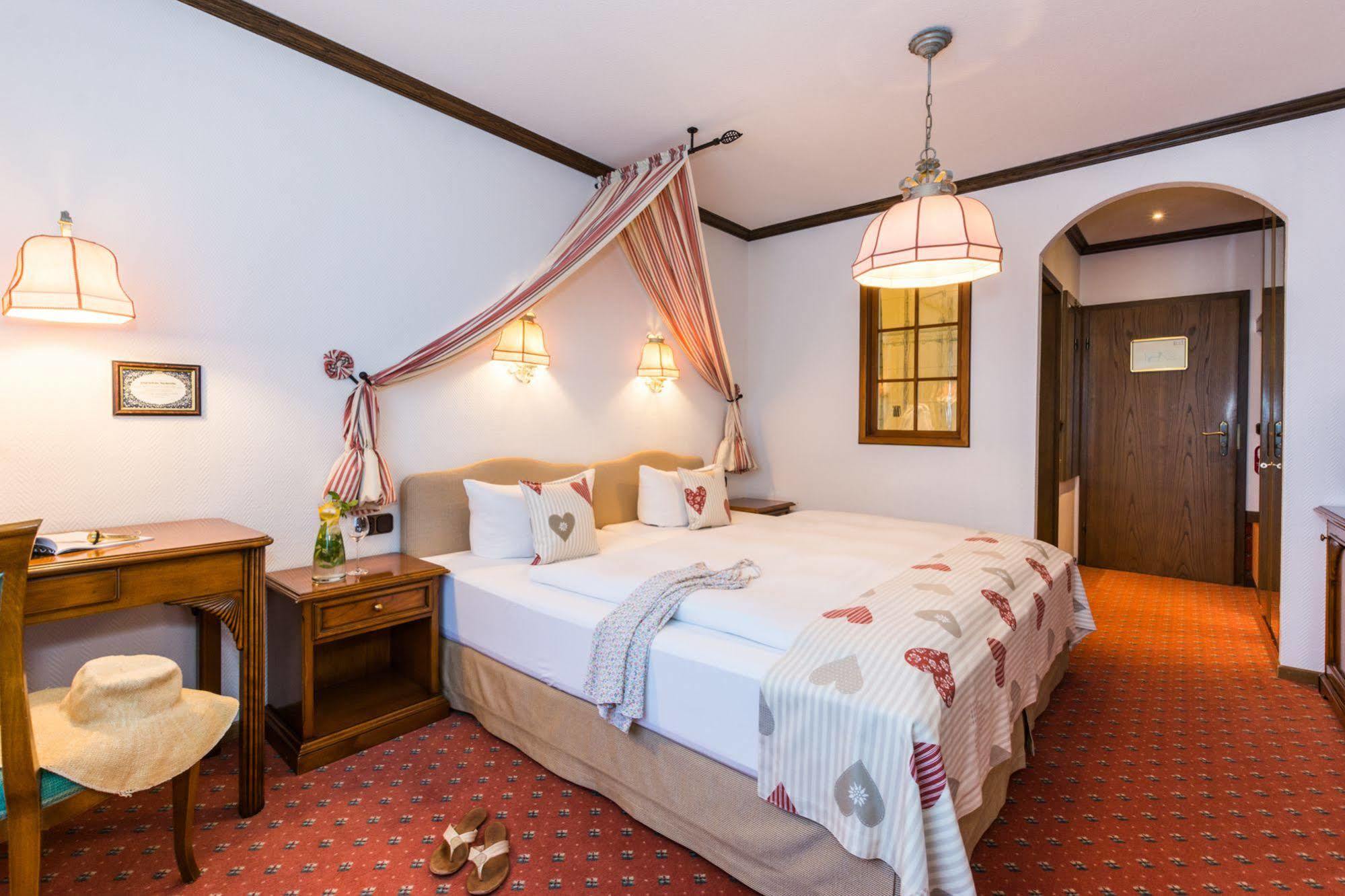 Lohmann'S Romantik Hotel Gravenberg Langenfeld  Dış mekan fotoğraf