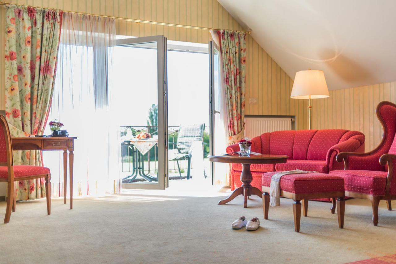 Lohmann'S Romantik Hotel Gravenberg Langenfeld  Dış mekan fotoğraf