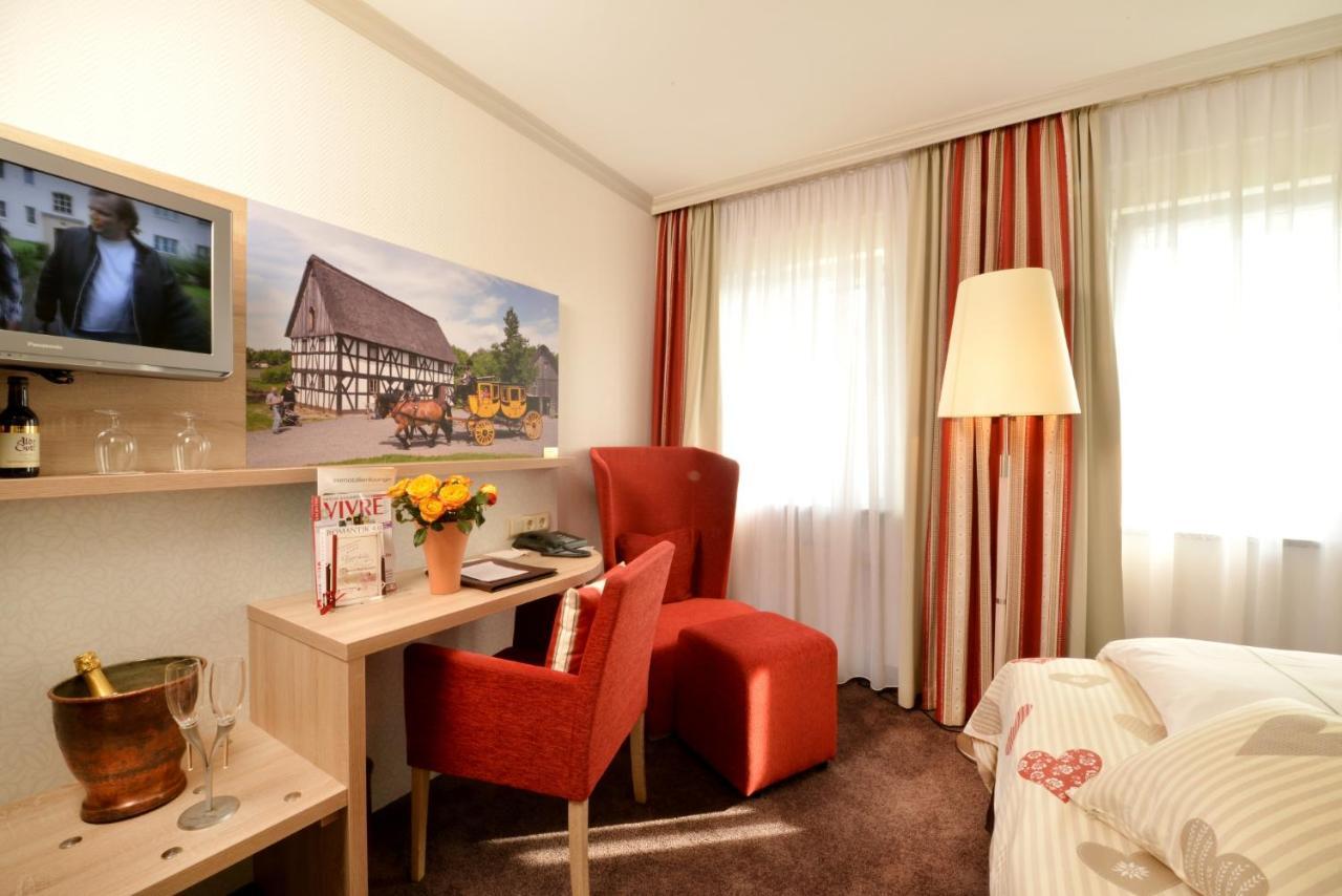 Lohmann'S Romantik Hotel Gravenberg Langenfeld  Dış mekan fotoğraf
